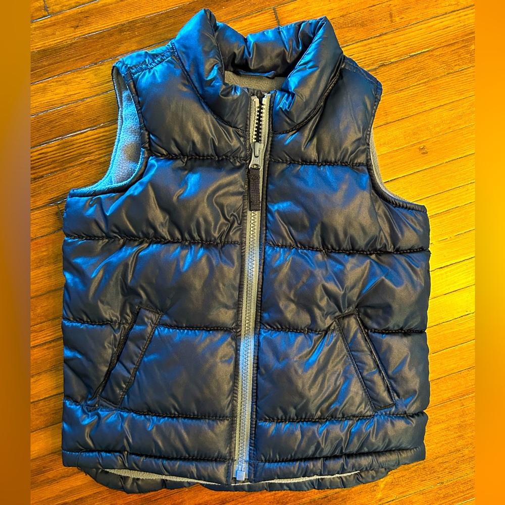 Old Navy Kid’s Puffer Vest, size 3T, navy blue